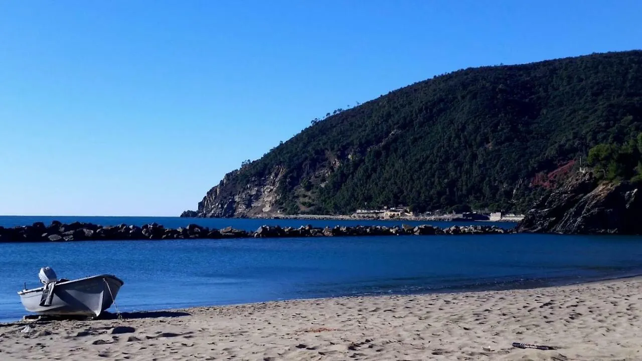 Appartamento CASA VACANZE MONEGLIA 2 CAMERE con TERRAZZA nel VERDE